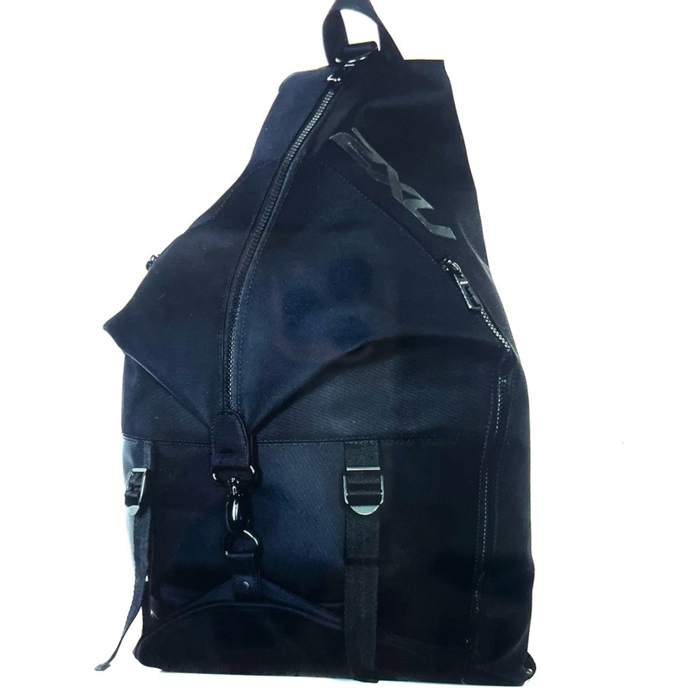 COPY - 2XU Studio Bag Backpack - Like NEW.  Unisex